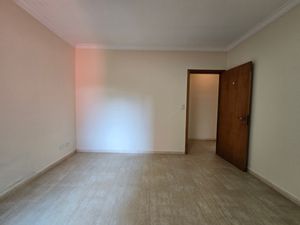 Image 19 - 821024