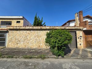 Image 46 - 821024