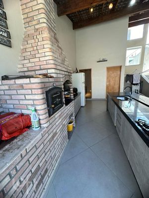Image 23 - 821027