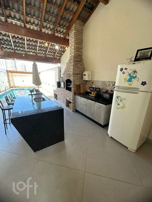 Image 21 - 821027