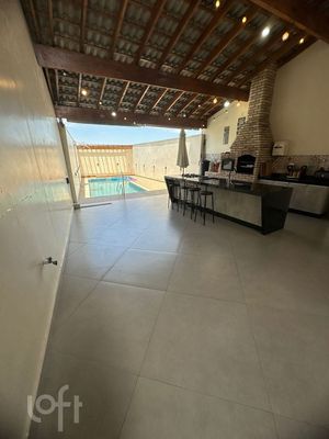 Image 19 - 821027