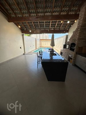 Image 22 - 821027