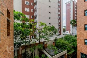 Image 24 - 821048