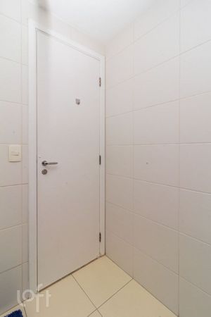 Image 34 - 821048