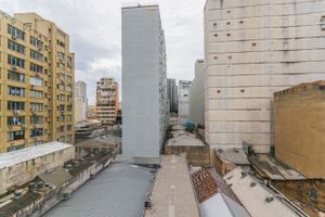 Image 10 - 821111