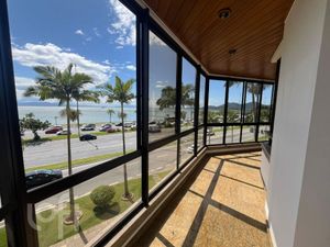 Image 1 - 821148