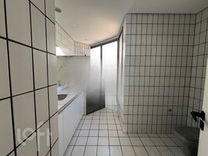 Image 31 - 821148