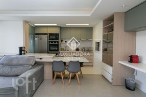 Image 4 - 821228