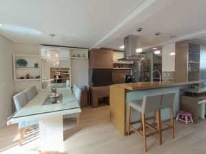 Image 20 - 821323