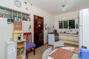 Image 26 - 821358