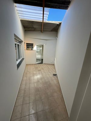 Image 10 - 821383