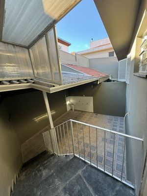 Image 8 - 821383