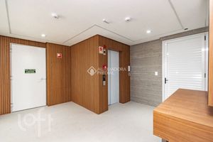 Image 7 - 821432