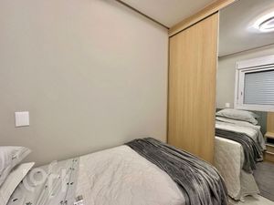 Image 19 - 821499