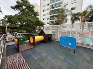 Image 21 - 821542