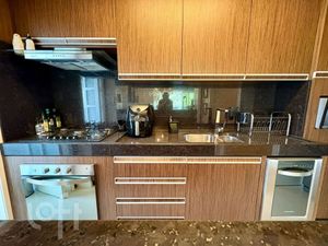 Image 7 - 821573