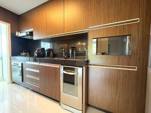 Image 8 - 821573