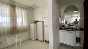Image 21 - 821681
