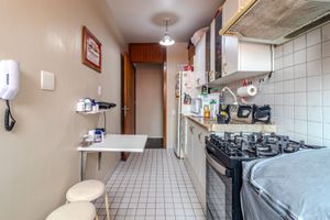 Image 6 - 821689