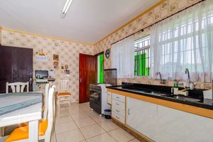 Image 6 - 822049