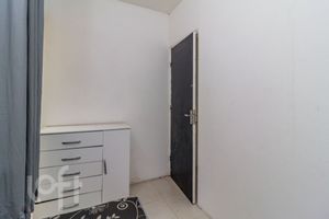Image 21 - 822079