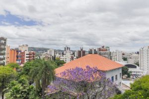 Image 6 - 8222