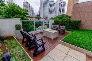 Image 32 - 822552