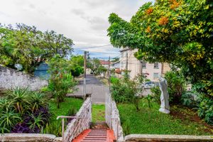Image 1 - 822584