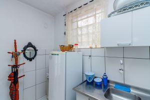Image 38 - 822584