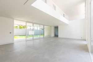 Image 3 - 822706