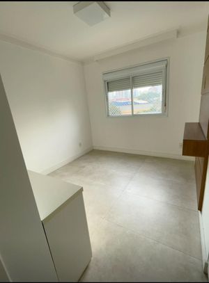 Image 5 - 822837