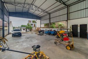 Image 6 - 822865