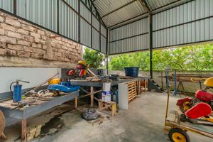 Image 8 - 822865