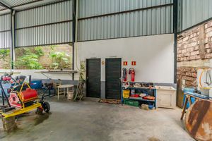 Image 10 - 822865