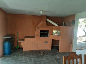 Image 8 - 822980