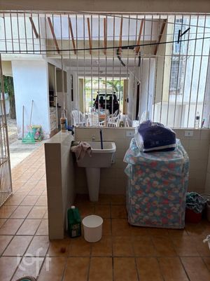 Image 9 - 822990