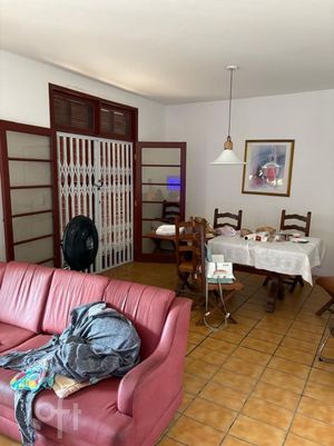 Image 19 - 822990