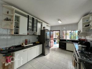 Image 26 - 823504