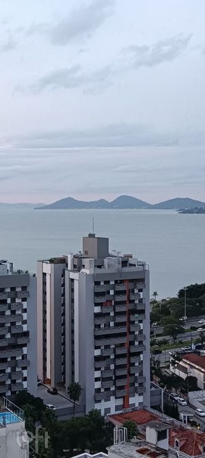 Image 9 - 823895