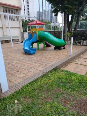 Image 17 - 823990