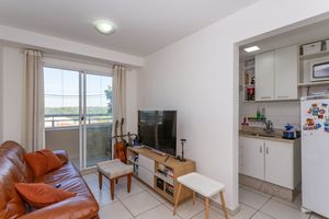 Image 1 - 824073