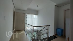 Image 1 - 824438