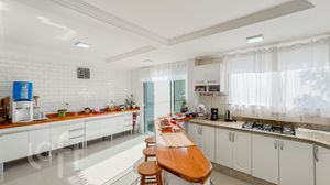 Image 4 - 824464
