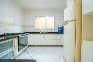 Image 4 - 824474