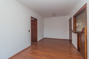 Image 3 - 824946