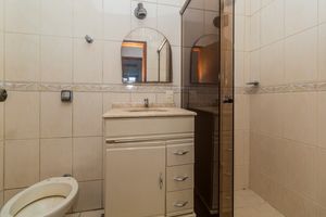Image 4 - 824946