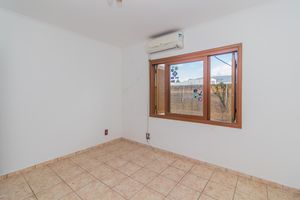 Image 6 - 824946