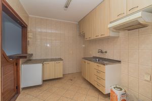 Image 27 - 824946