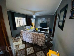 Image 39 - 825014