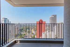 Image 17 - 825048